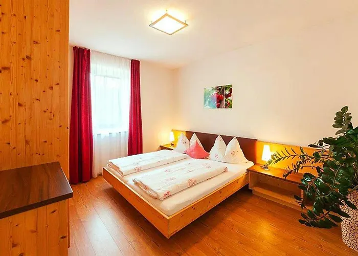 Apartment In Naz-Sciaves With Garden